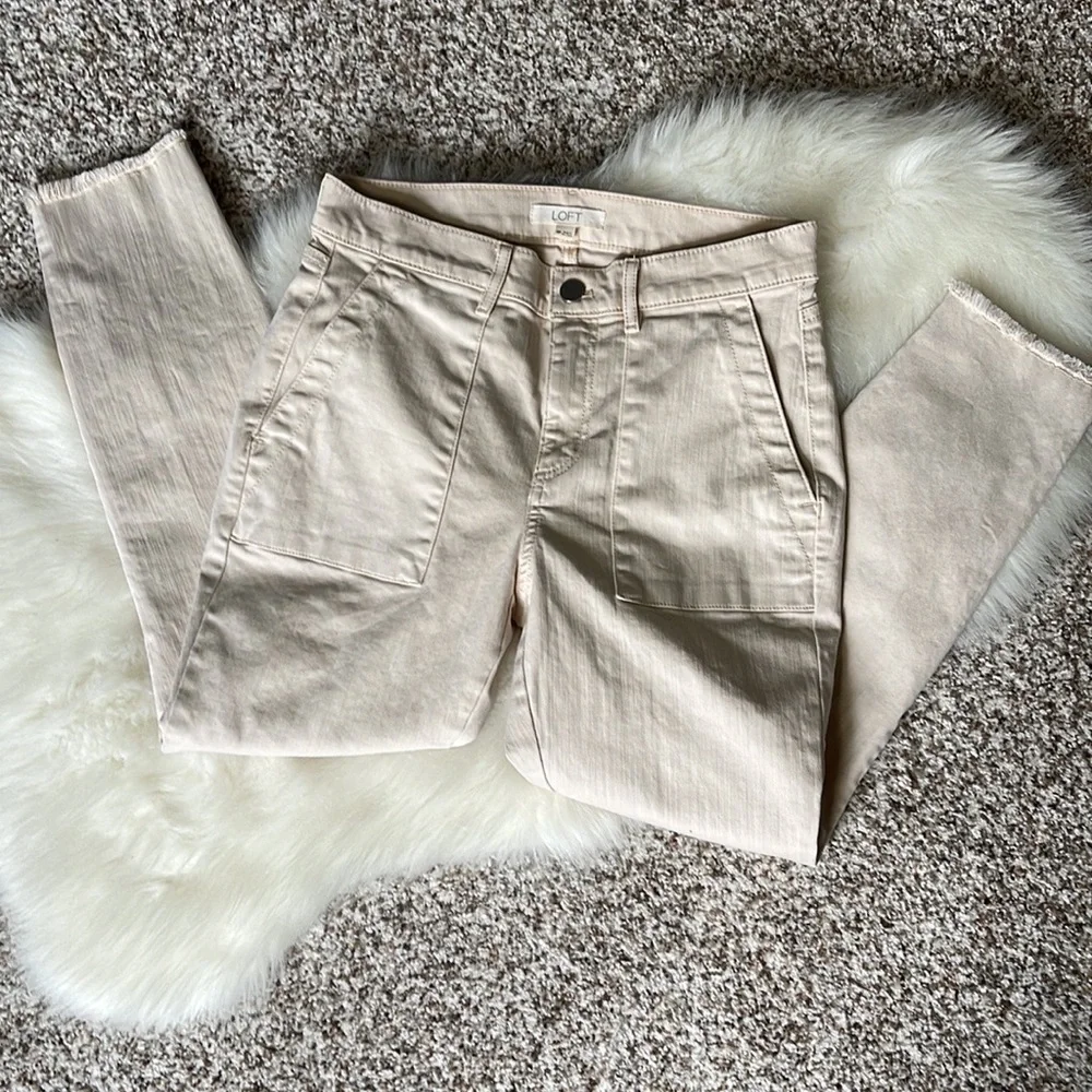Ann Taylor Loft Cream Raw Hem High-rise Skinny Utility Pant Size 4P